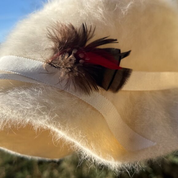 Vintage White Winter Hat Made in England Women's RARE and unique - Picture 5 of 16